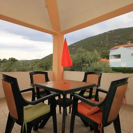Apartment With Parking Space Sveti Jakov - Losinj - 8011 Nerezine