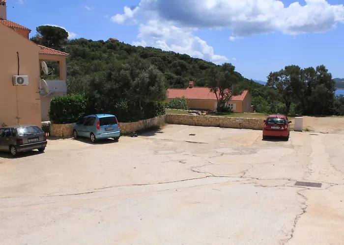 With Parking Space Sveti Jakov - Losinj - 8011 Apartment Nerezine